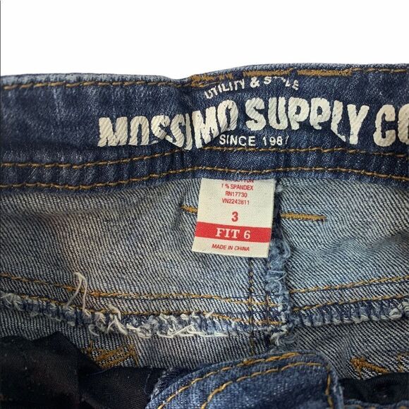 💋Bundle 4 items for $20. Add items💋 to a bundle - Picture 3 of 9